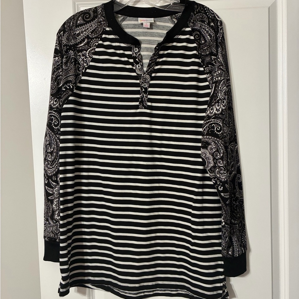 LuLaRoe Black and White Striped Henley with Paisley Raglan Sleeves